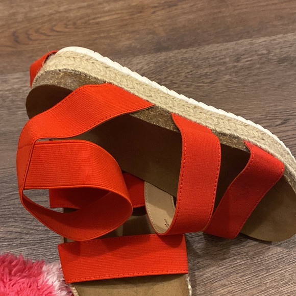 Red - Picture 3 of 3